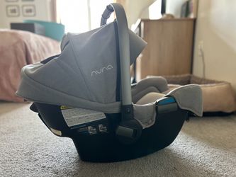 Nuna PIPA car seat + BASE