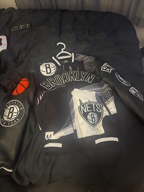 Men's Brooklyn Nets Pro Standard Black Remix Varsity Full-Zip Jacket