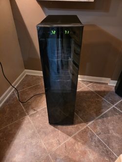 Black Glass Door Wine Refrigerator – Dual Zone – Floor