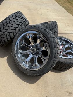 22x12 Chevy 6 lug Offroad wheels on 33”