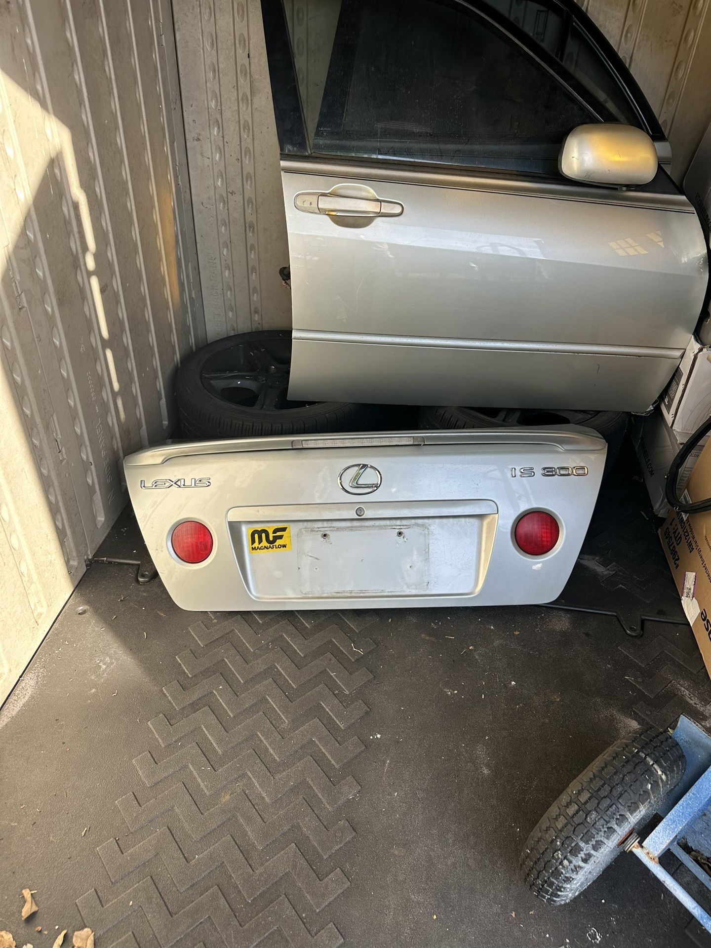 Lots Of Parts For 2001 Up To 2005 Lexus Is300