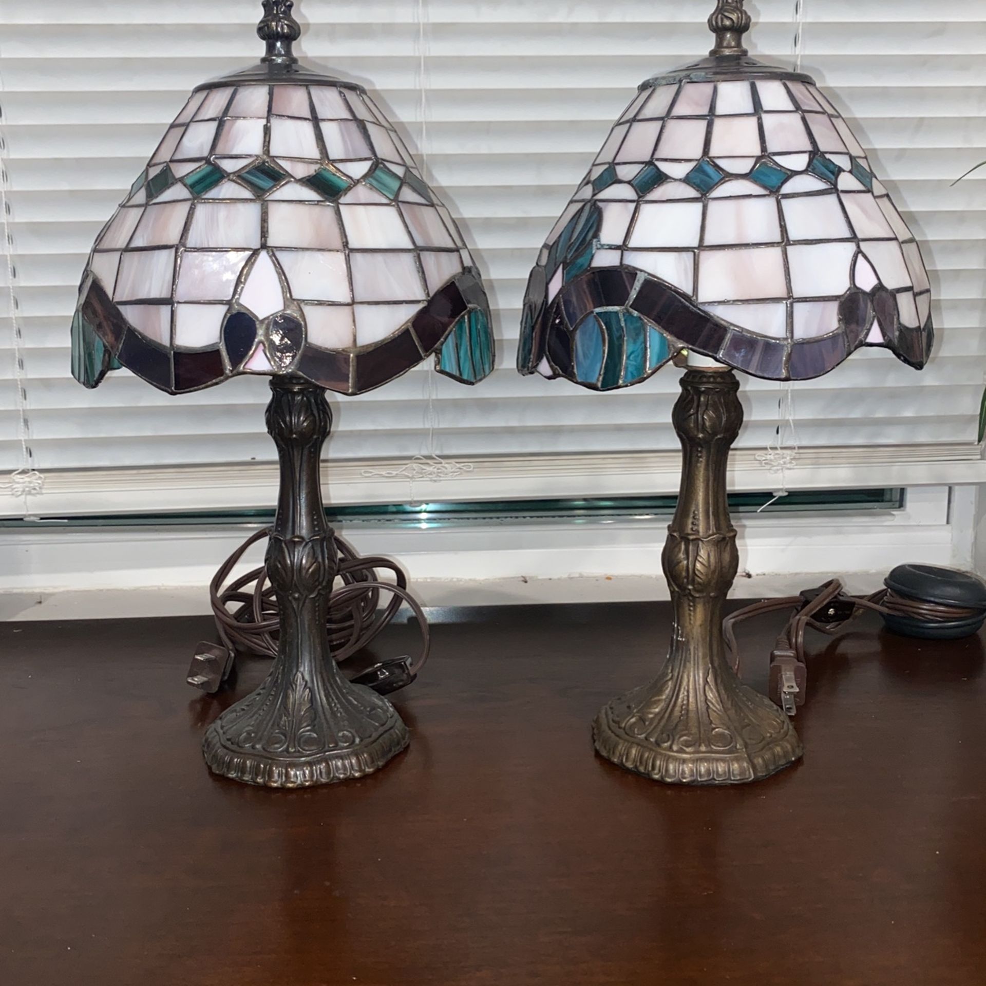 Vintage Style Tiffany Lamp