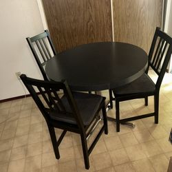 Dining Table With 3 Chairs 