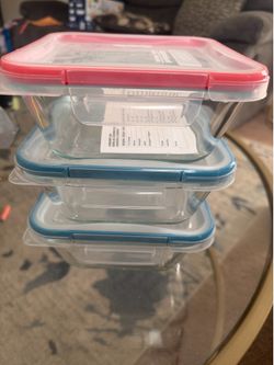 Pyrex glassware with lids