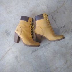 Women's timberland boot heels size 8 us used