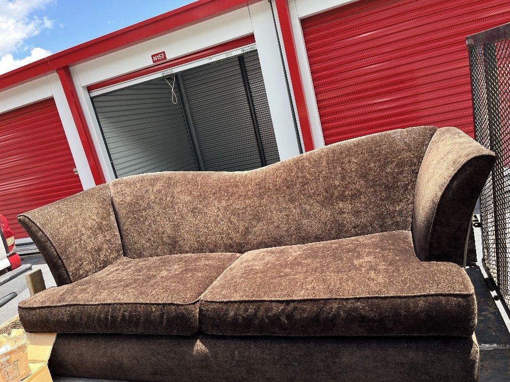Huntington House Loveseat Sofa