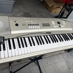 Yamaha keyboard 235