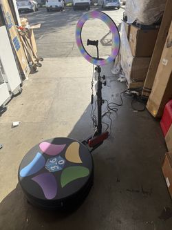 360° Photo Booth Platform with LED Ring Light – Event & Party Machine