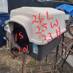 Petmate Doghouse Good Condition 