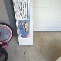 Dritz Quilters Floor Frame 