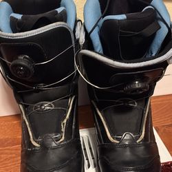 Atlantis Women’s Size 8 Snowboard Boots 