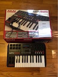 Akai MPK 225