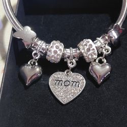 MOM bangle Bracelet New Silver Or Gold Costume