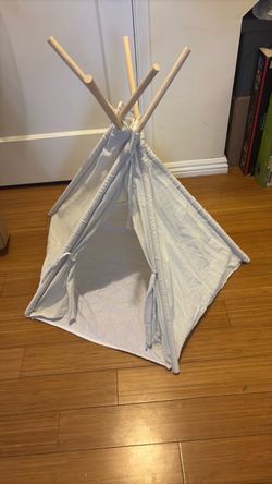 Dog teepee like new for small dog