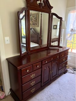 Free mirrored vanity