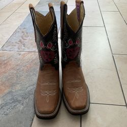 Women’s Boots Size 8
