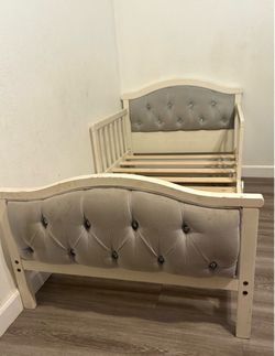 Toddler bed