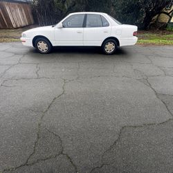 1993 Toyota Camry, Low Miles Clean Title Great On Gas