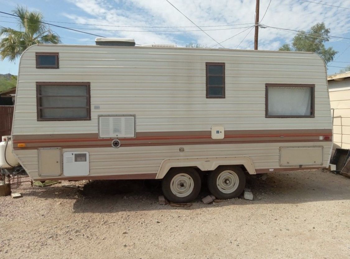 1983 Roadrunner 21 Footer