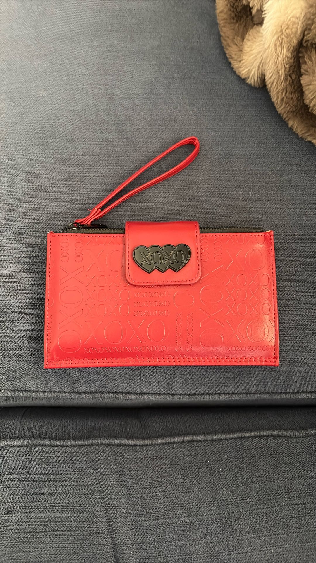 XOXO Wristlet Wallet