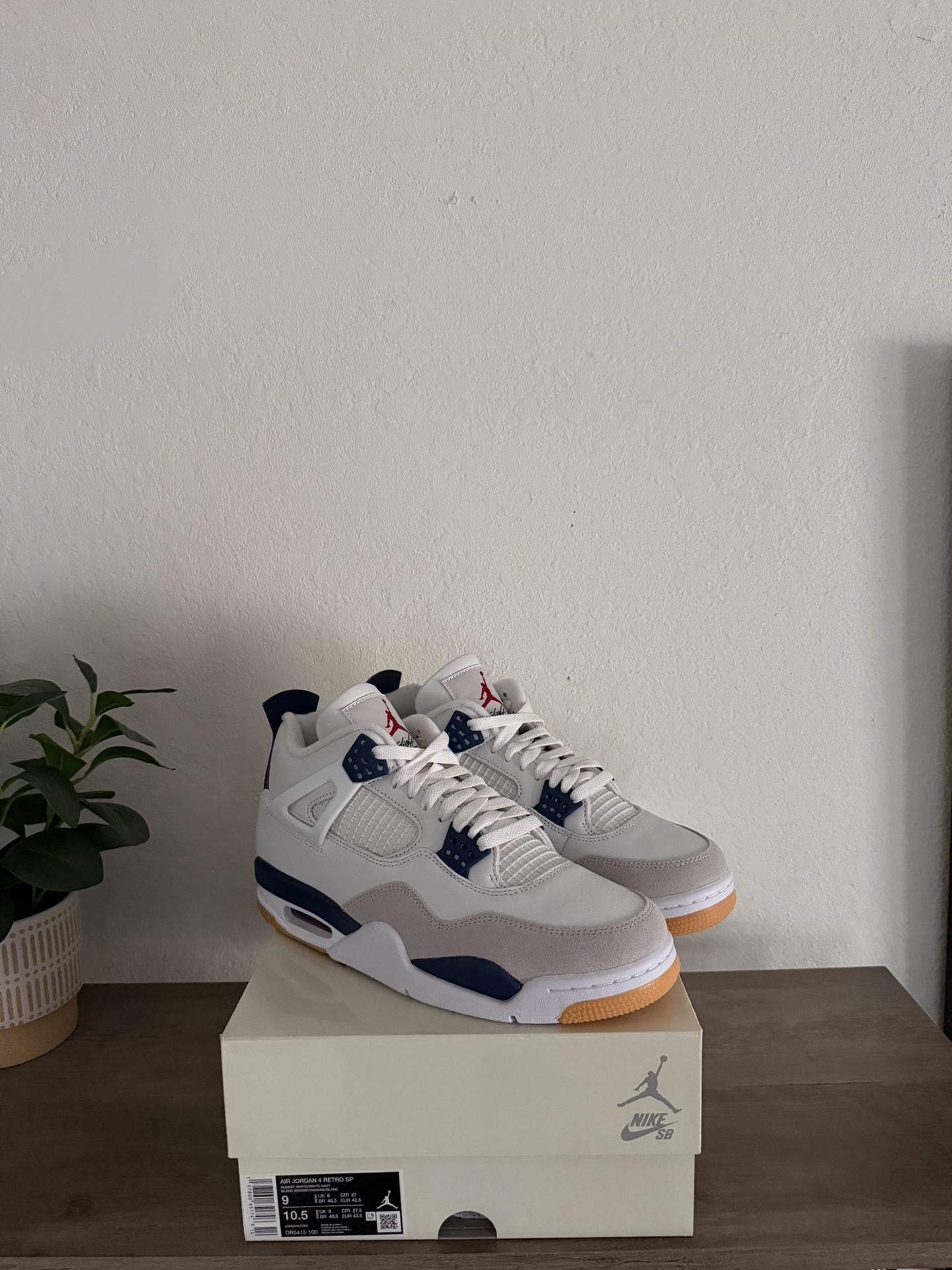 Jordan Retro 4 SB Navy