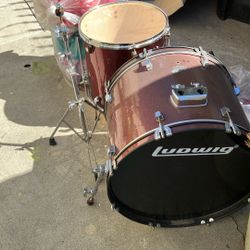 Drum kit 