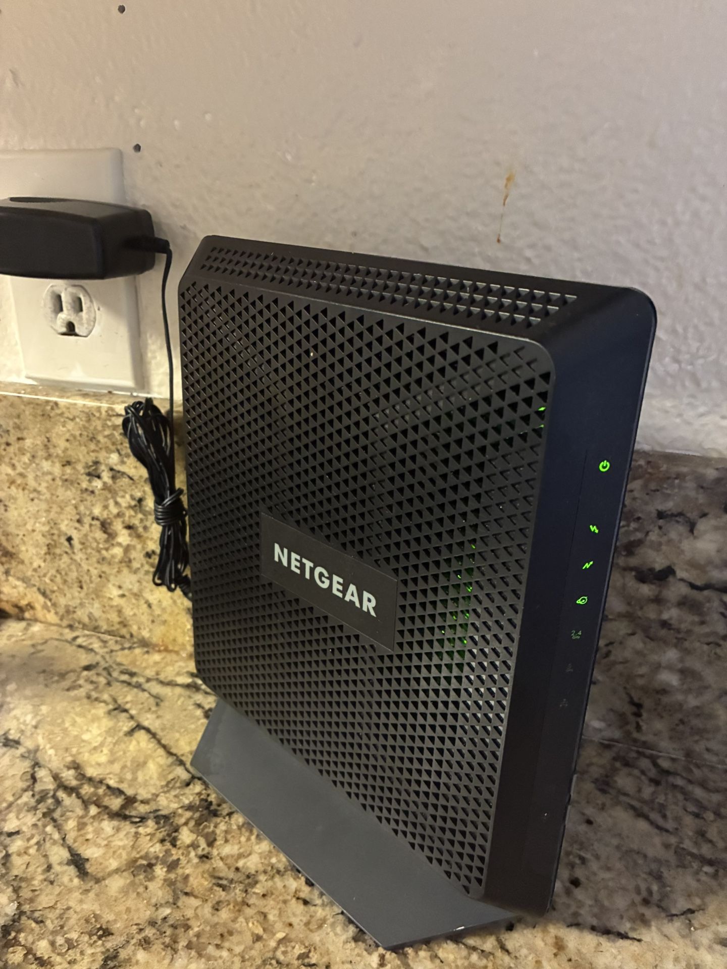 NETGEAR Nighthawk C7000v2 AC1900 Wi-Fi Cable Modem Router