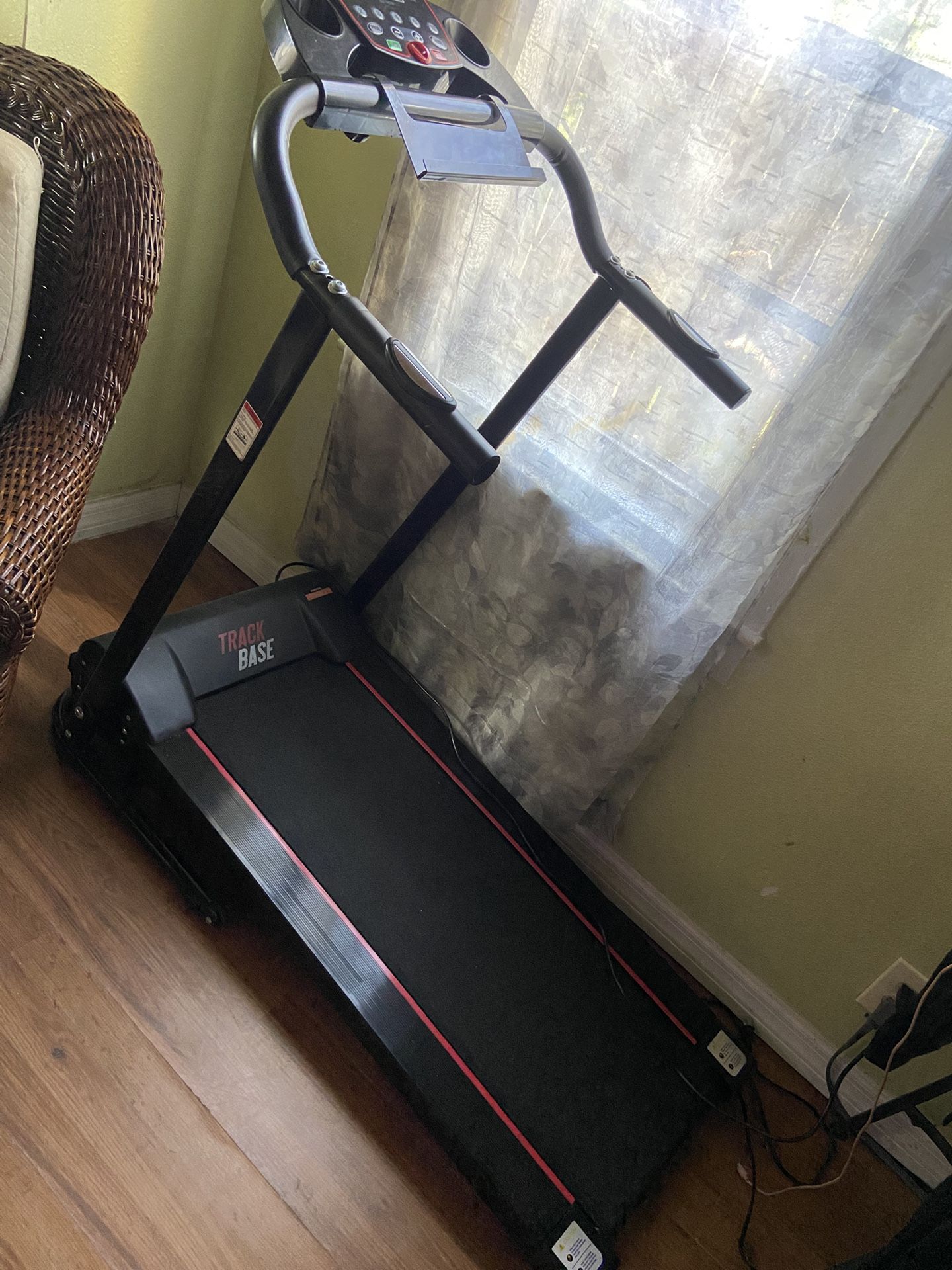 TRACK BASE WALKING PAD