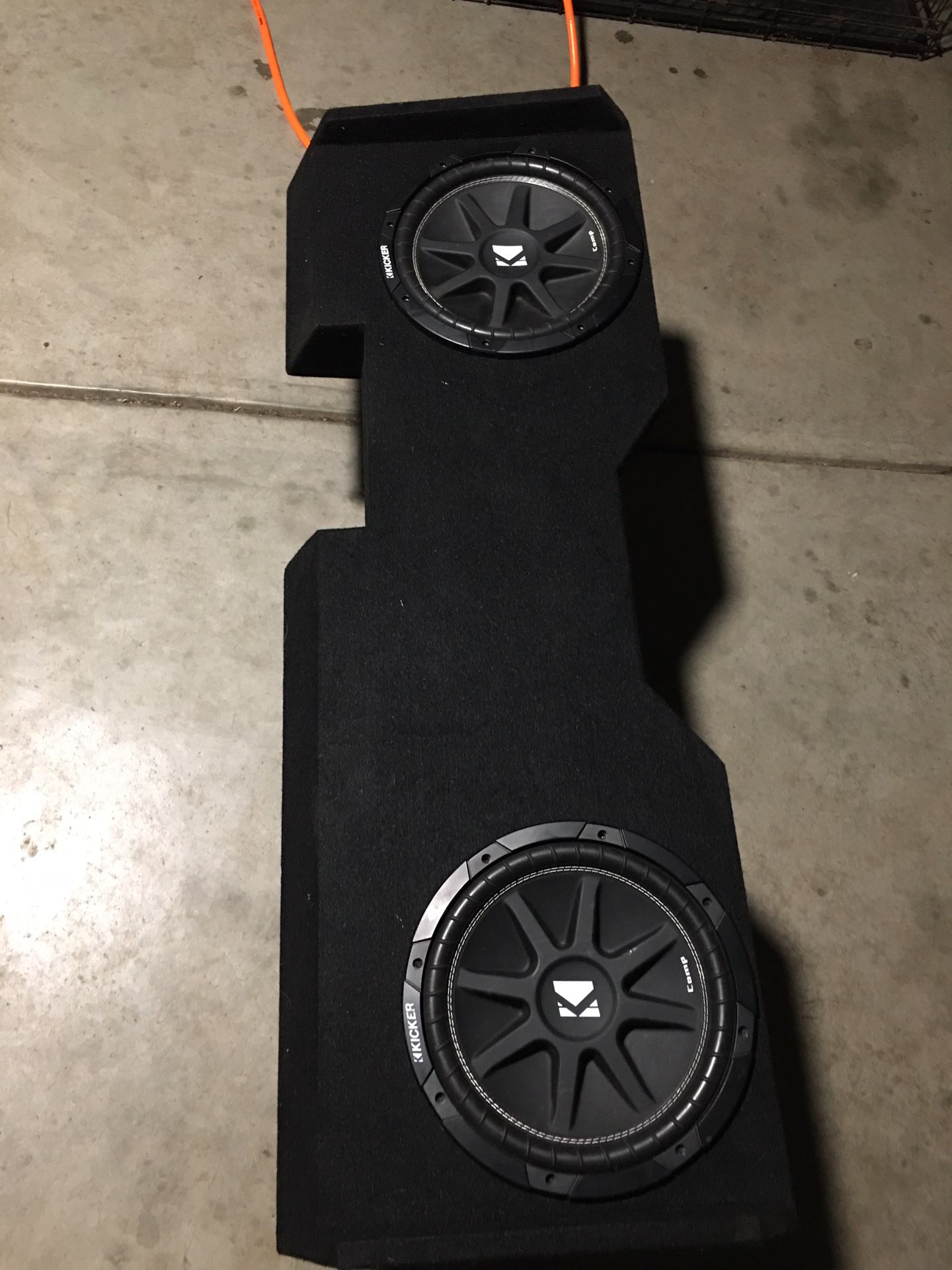 Kicker subwoofers and box $250