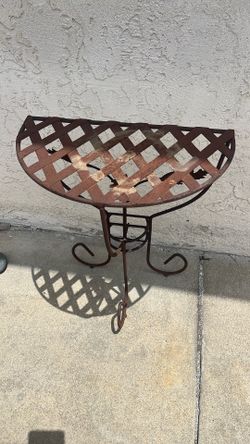 Metal plant stand plant table