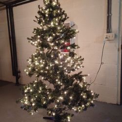 Artificial Christmas Tree-Pre Lit