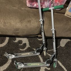 Razor Kick Scooters – Set of 2