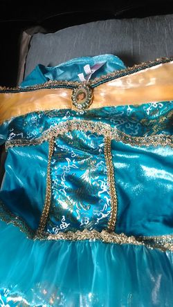 8 -12 Aladdin outfit