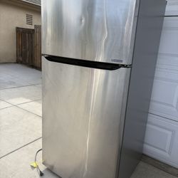 Lg Fridge 100$ Today!!!!!