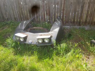 79 Corvette Front Clip..one Broken Piece..have The Missing Piece
