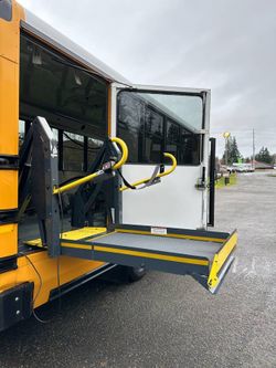 Ricon S-Series S2005 Electric Hydraulic Wheelchair Lift Mobility Stock #9167