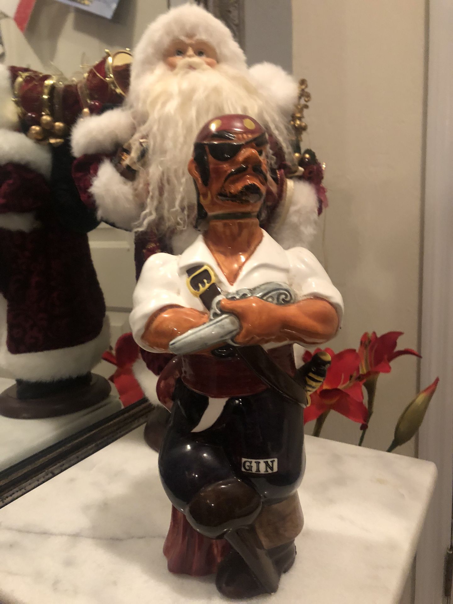 Pirate Of The Spanish Main Statue/Decanter