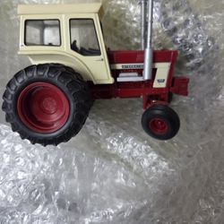 1468 International Tractor