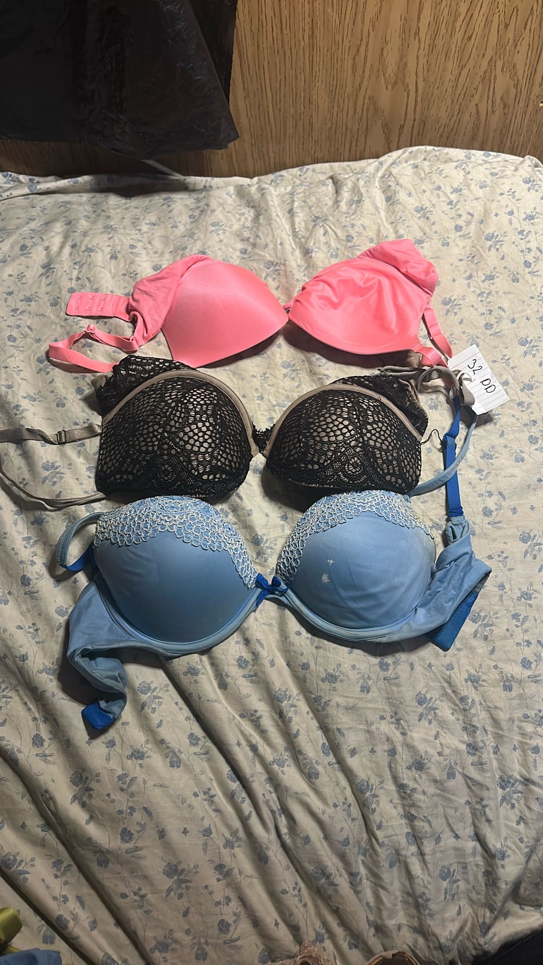 3 Victoria’s Secret DD Bras