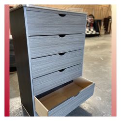 5 drawers dresser / Five drawers dresser