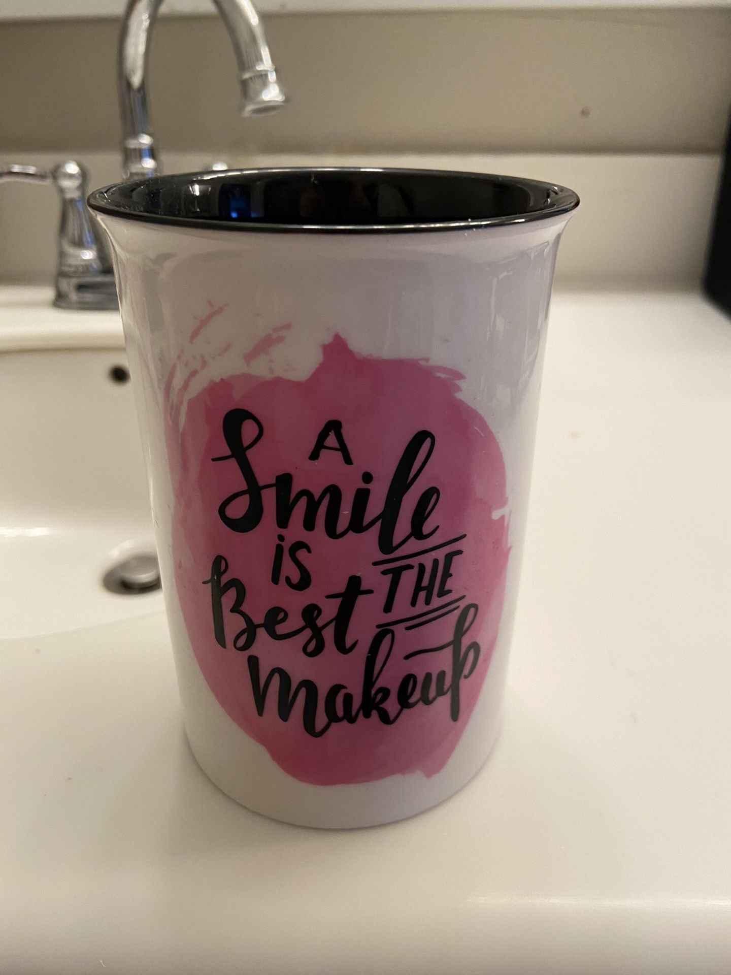 Make Up Brush Holder