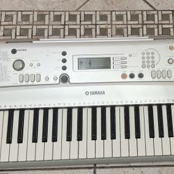 Yamaha PSR-E303