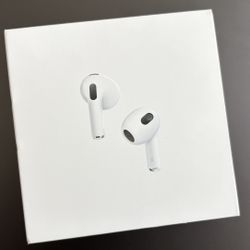 Apple AirPods With Lightning Charging Case