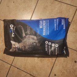 Nulo Weight Management  Grain Free Catfood 