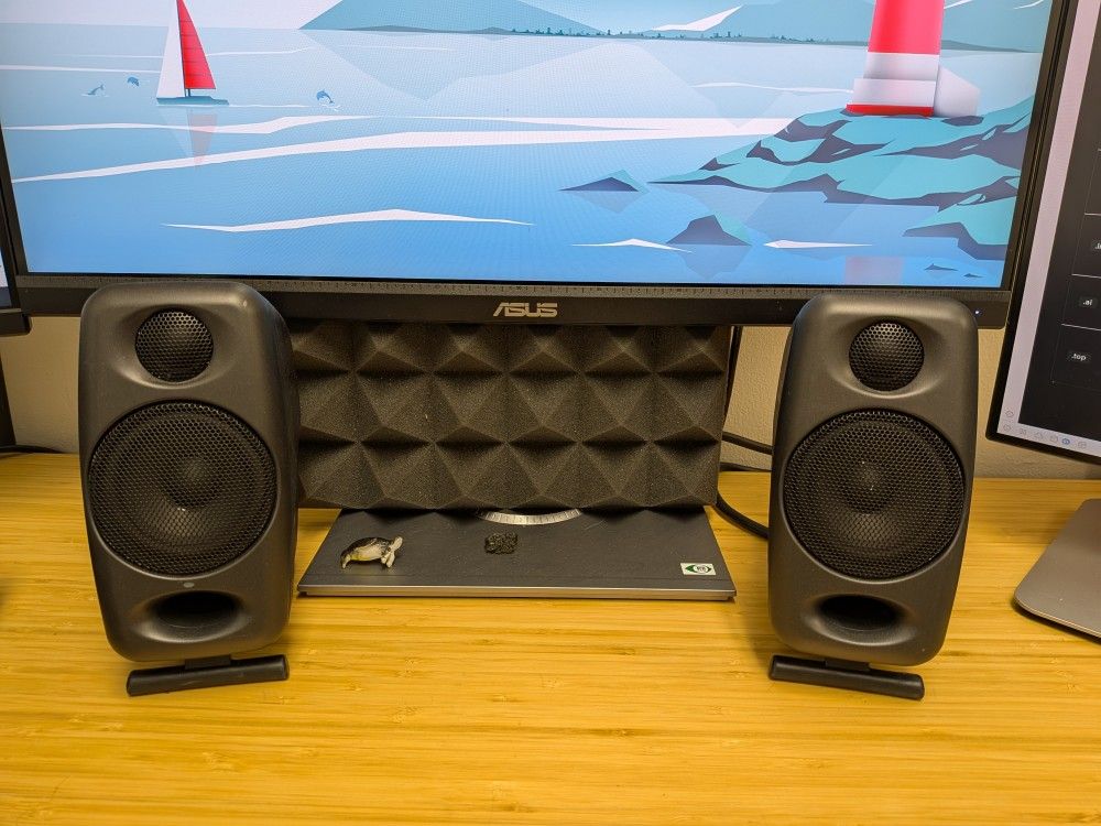 IK Multimedia iLloud Desktop Studio Monitors