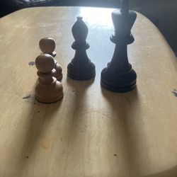 Wood Chess Pieces 