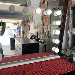 Makeup Vanity Mirror With Lamps 