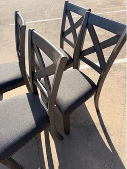 4 beautiful dinning chairs