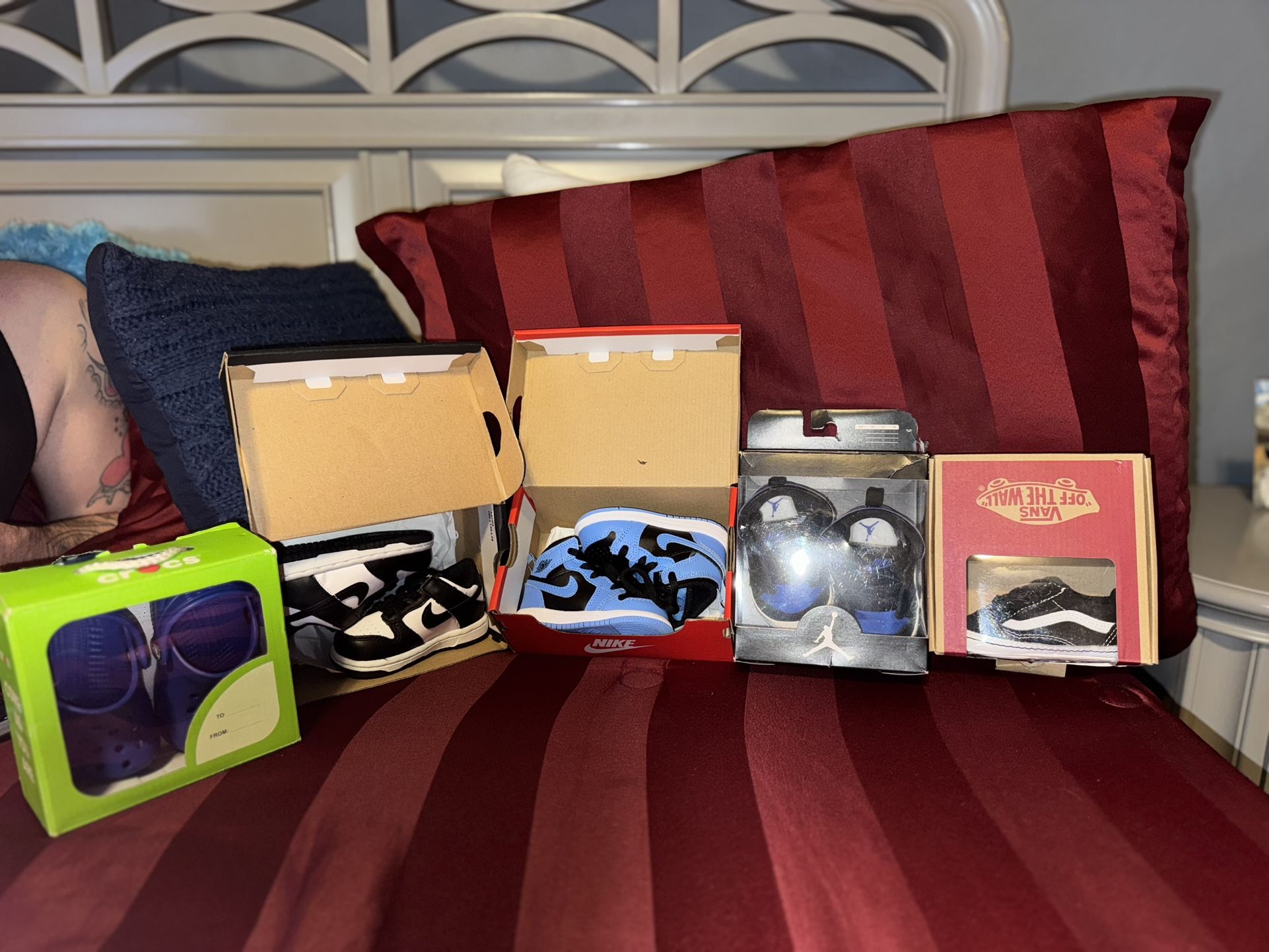 Shoes Nike , Jordan , Crocs , Vans