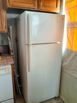 Stove and Refrigerator For Sale $100 each